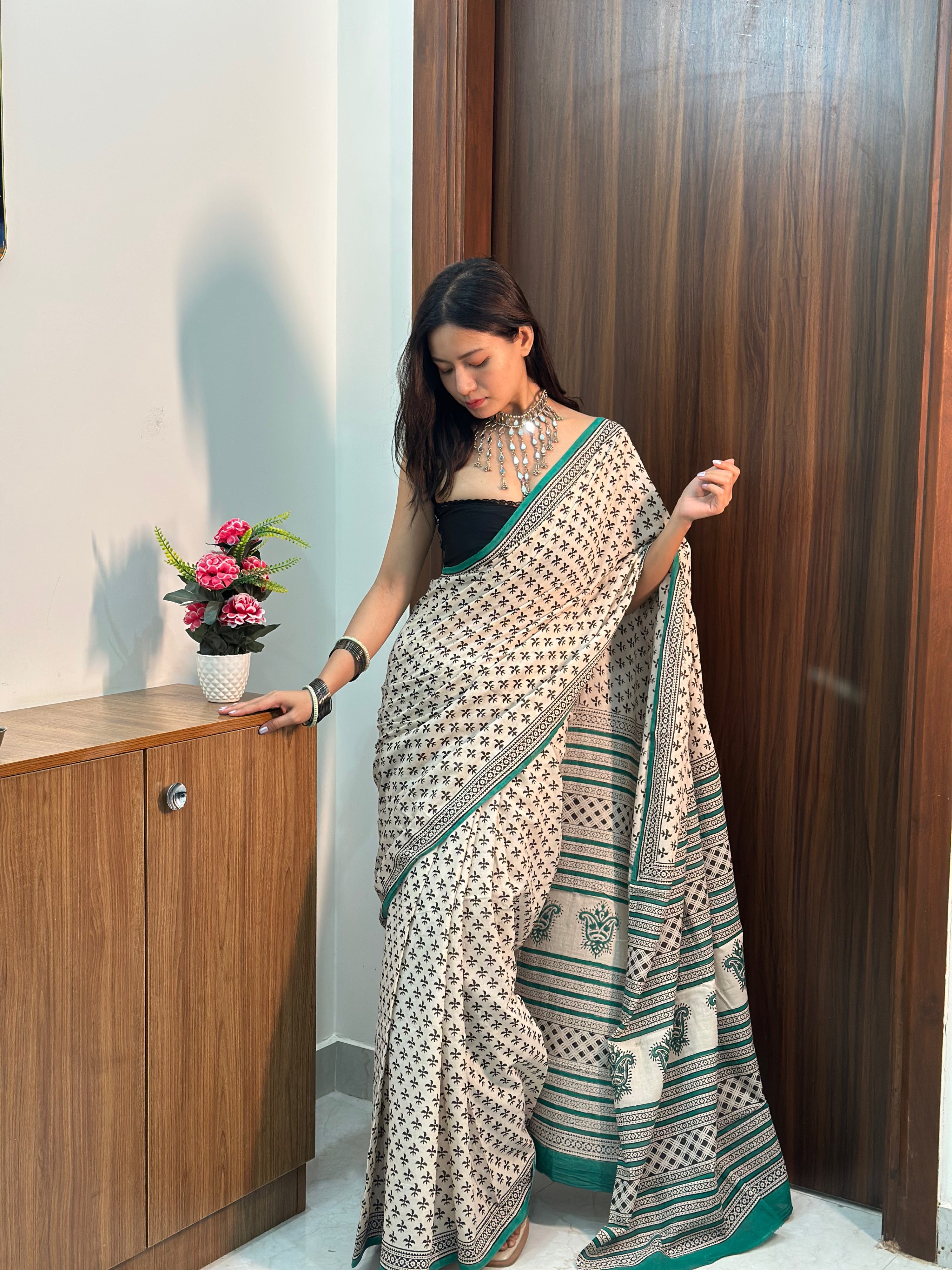 Caramel Twist – Minimal Handblock Mulmul Saree