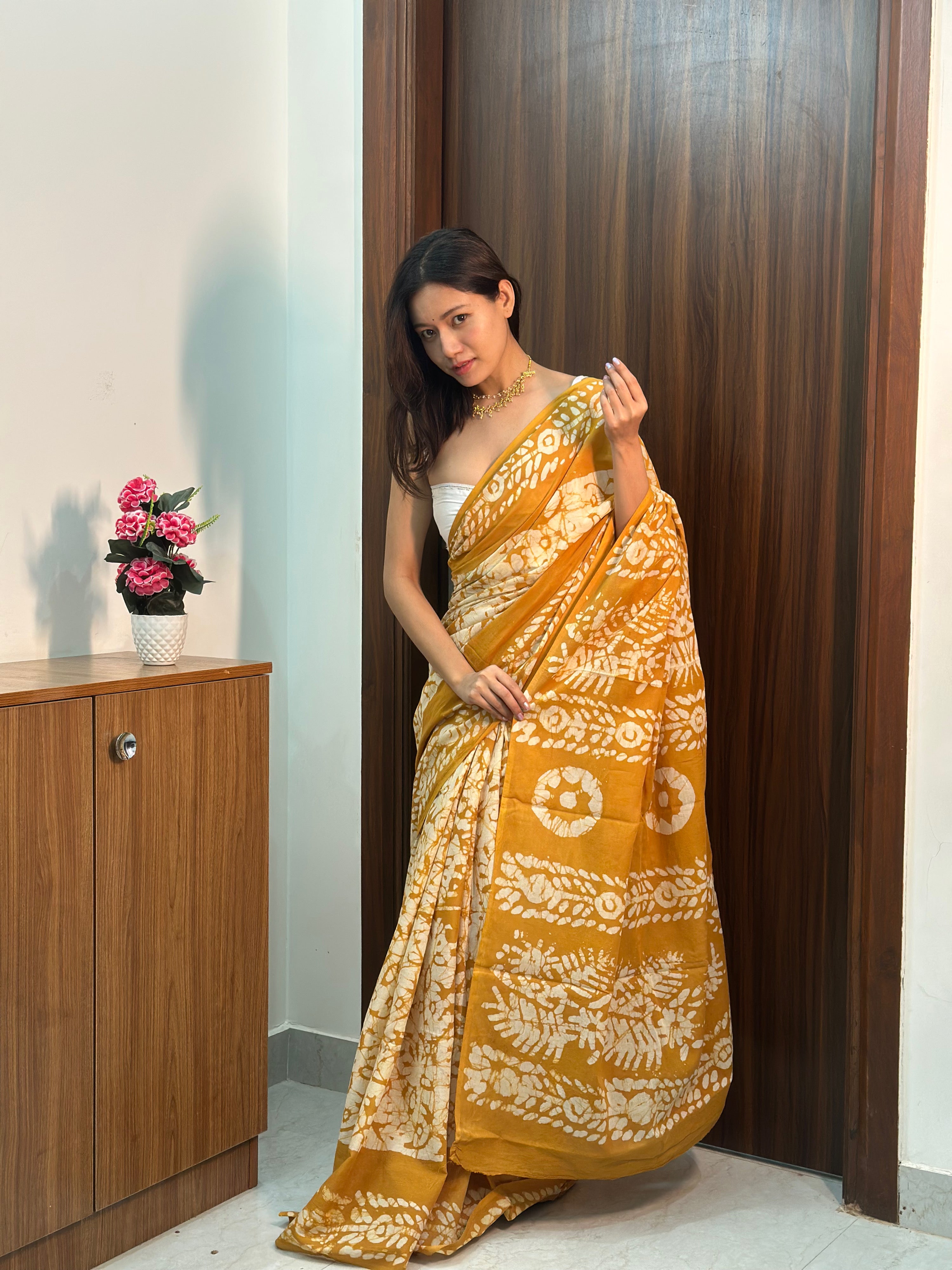 Honey Cream – Batik Handblock Mulmul Cotton Saree