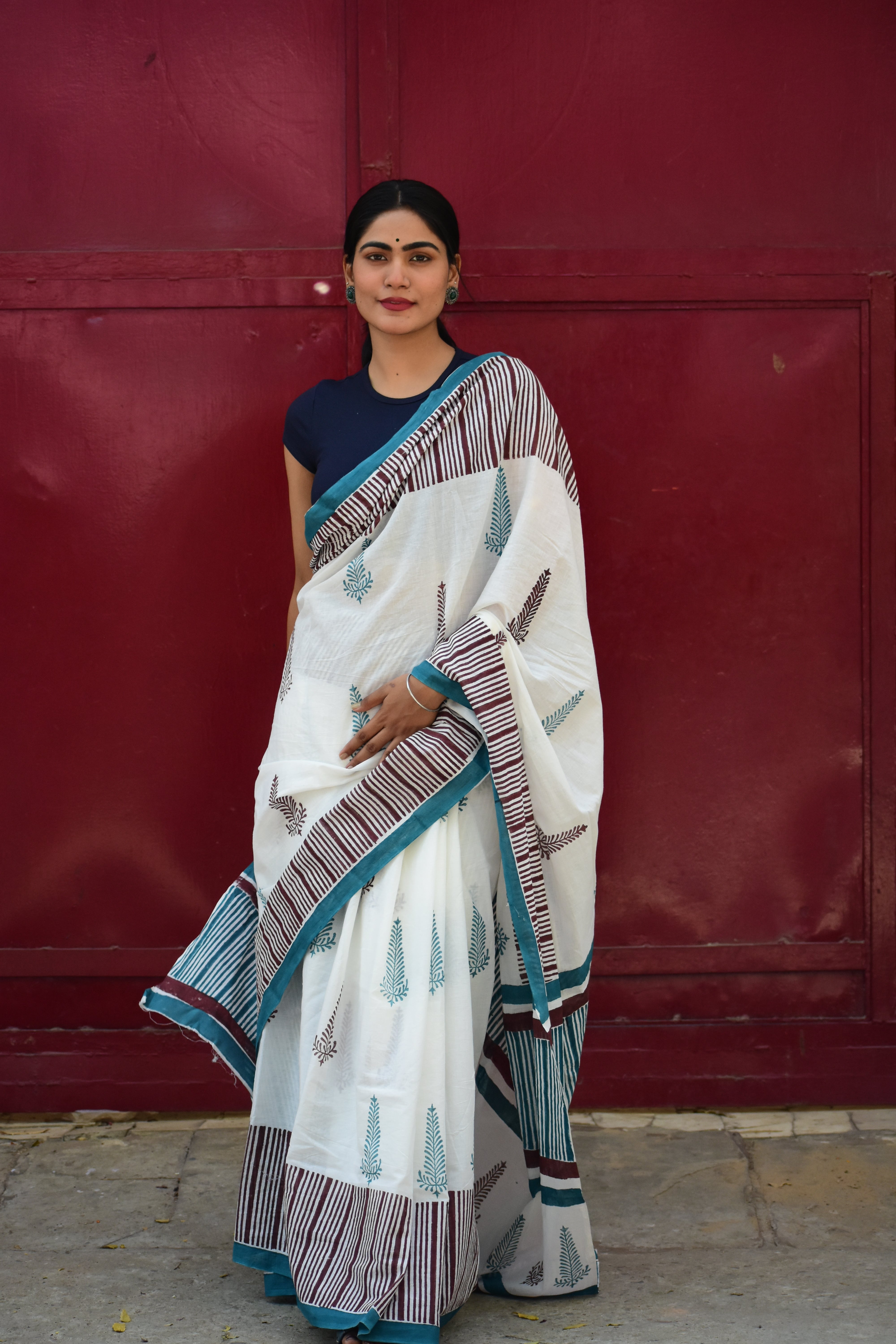 Gossip Girlfriend - Mulmul Cotton Block Printed White Saree