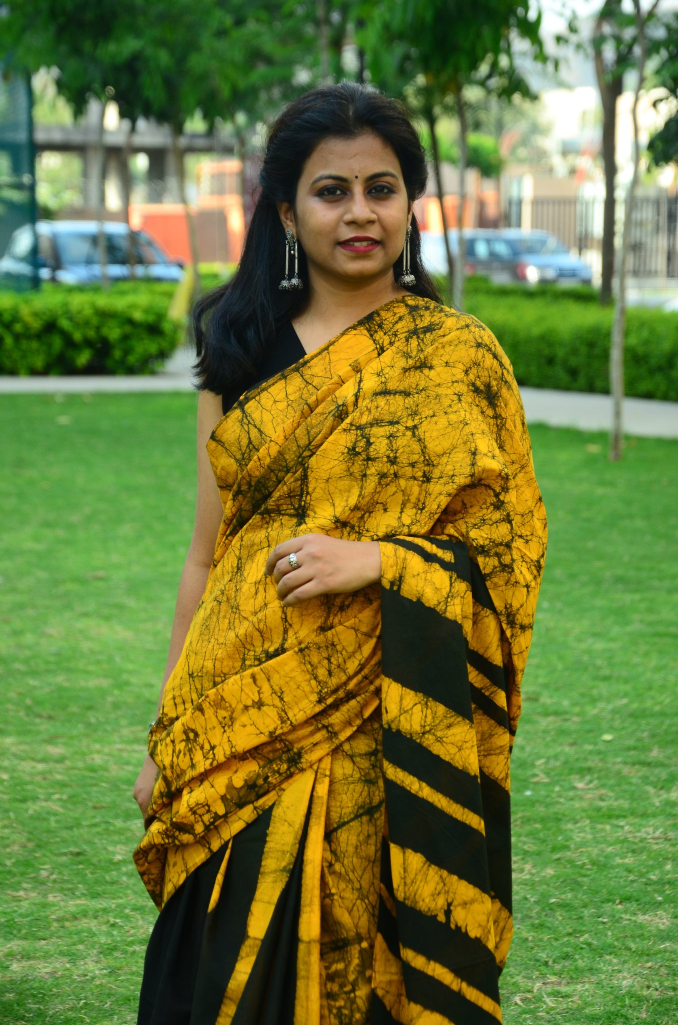 Sand Dunes - Yellow Batik Cotton Mulmul Handlock Saree